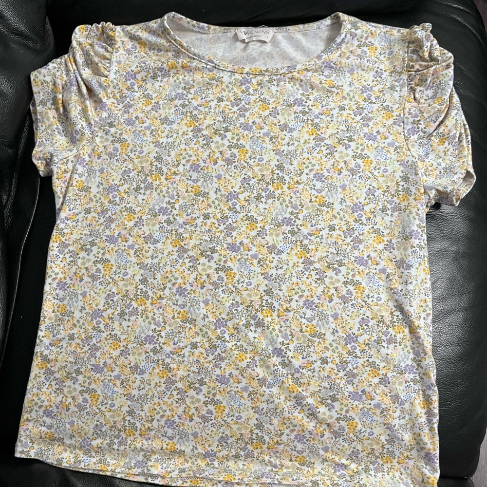 Cute simple top 😁